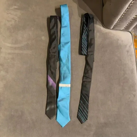 Set of 3 ties in blue, purple, and black #accessories - Picture 1 of 4